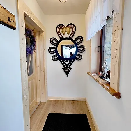 Nr1 Osada Pod Giewontem * Czerwienne